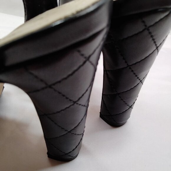 Chanel Sandals Women Black Leather (calf) mon-562-092125 - Picture 5 of 9